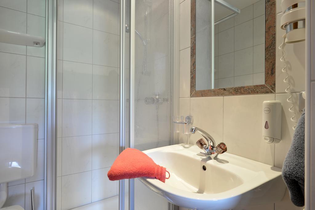 Gaestehaus Hoelzl Itter Room photo
